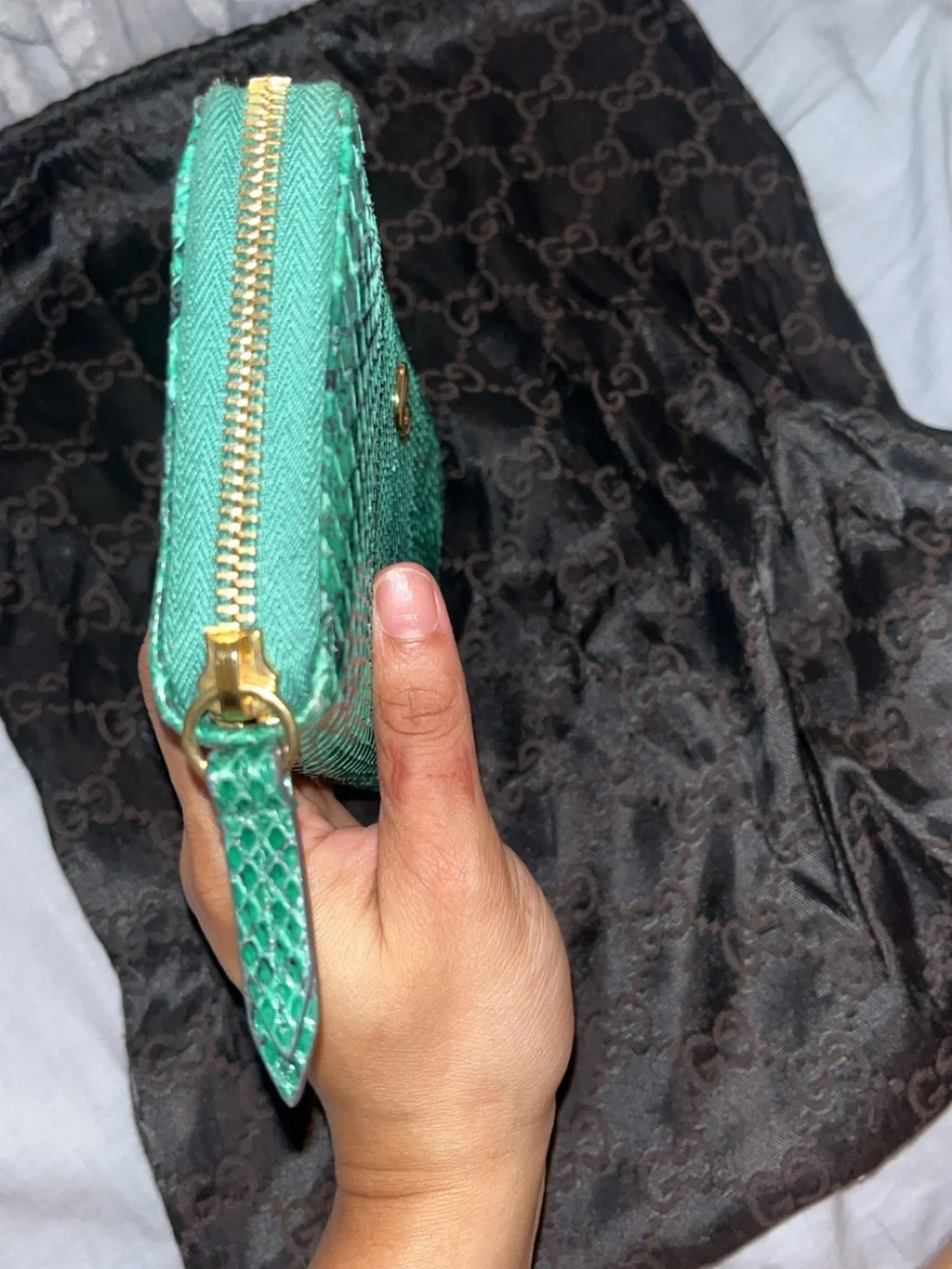 Gucci Emerald Green Python Zip Wallet with Gold Double G - Picture 3 of 16